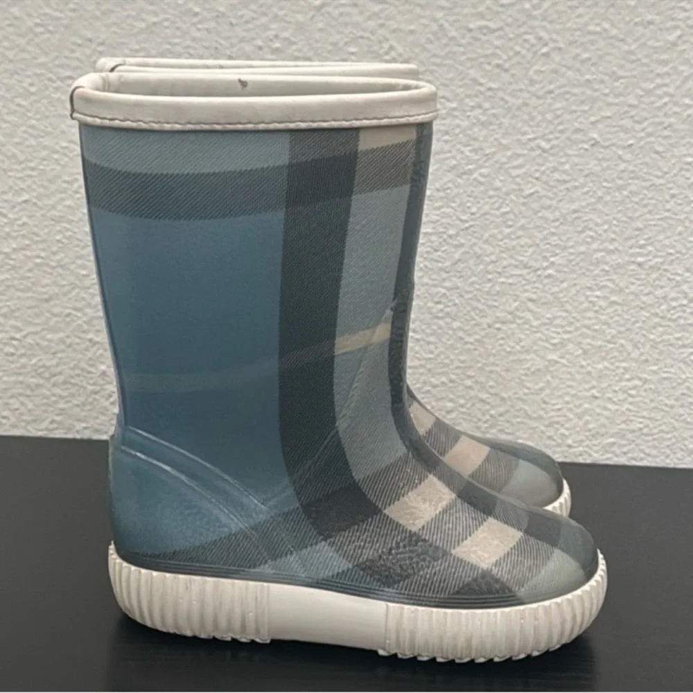 Authentic Burberry luxury designer signature novacheck waterproof rain boots 8.5